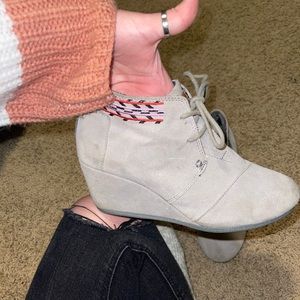 Tom wedges